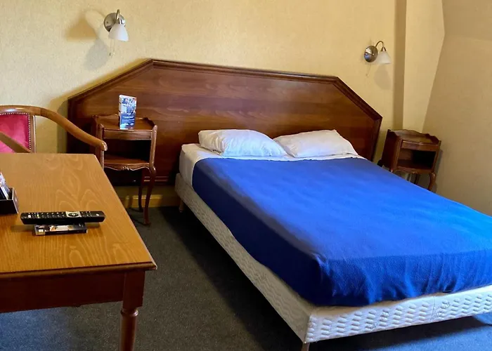 Hotel De Champagne 2*